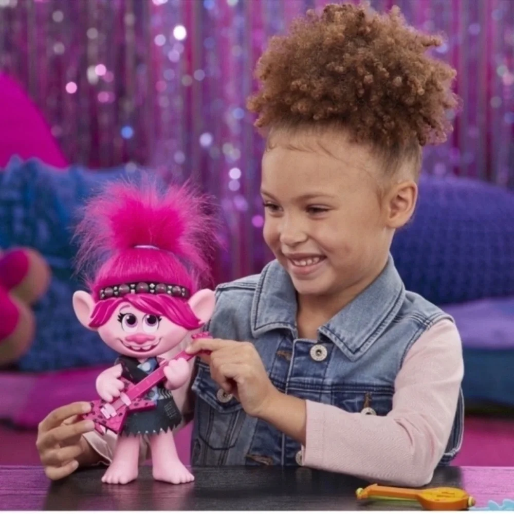 NIB Dream Works Trolls World Tour Pop-to-Rock Poppy by Hasbro